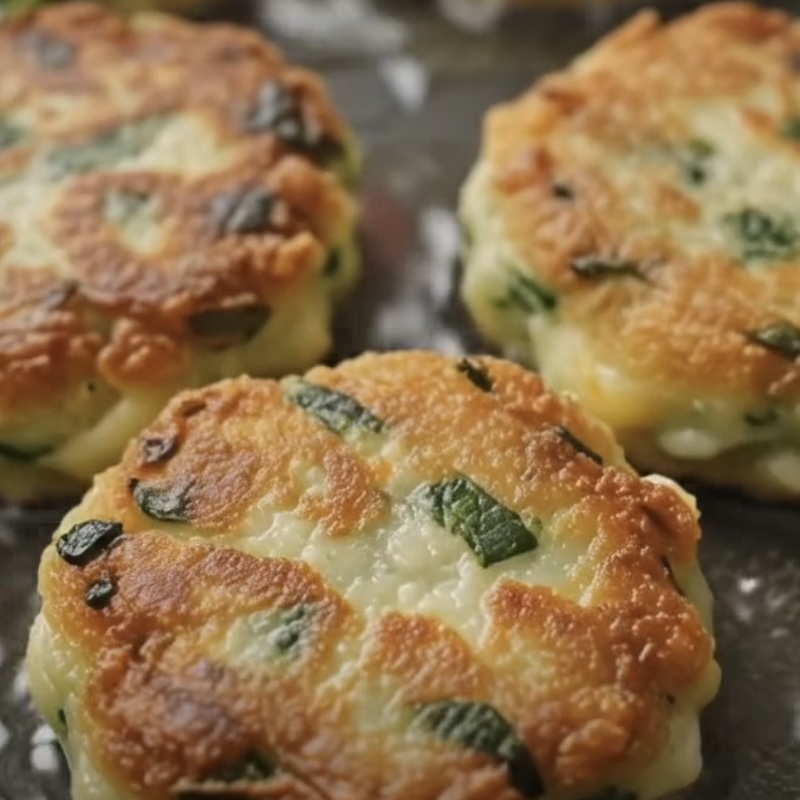Cheesy Broccoli Patties